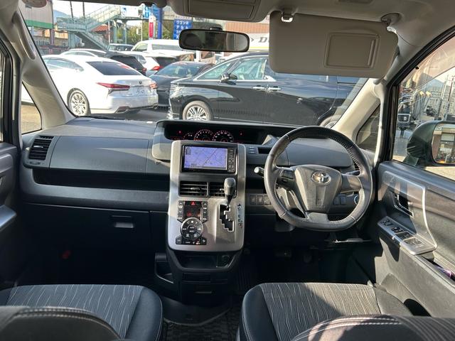 ヴォクシー ＺＳ　煌ＩＩ　後期モデル　ワンオーナー　フロントリアスポイラー　両側電動スライドドア　ナビ　ＴＶ　Ｂｌｕｅｔｏｏｔｈ接続　ＥＴＣ　ユーザー買取車　プッシュスタート　スマートキー　オートライト　電動格納ミラー（9枚目）