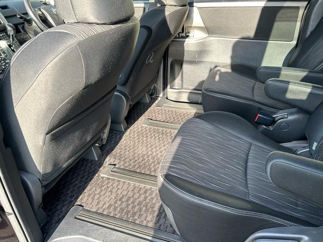 ヴォクシー ＺＳ　煌ＩＩ　後期モデル　ワンオーナー　フロントリアスポイラー　両側電動スライドドア　ナビ　ＴＶ　Ｂｌｕｅｔｏｏｔｈ接続　ＥＴＣ　ユーザー買取車　プッシュスタート　スマートキー　オートライト　電動格納ミラー（11枚目）