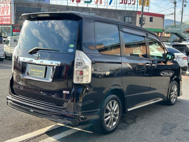 ヴォクシー ＺＳ　煌ＩＩ　後期モデル　ワンオーナー　フロントリアスポイラー　両側電動スライドドア　ナビ　ＴＶ　Ｂｌｕｅｔｏｏｔｈ接続　ＥＴＣ　ユーザー買取車　プッシュスタート　スマートキー　オートライト　電動格納ミラー（12枚目）