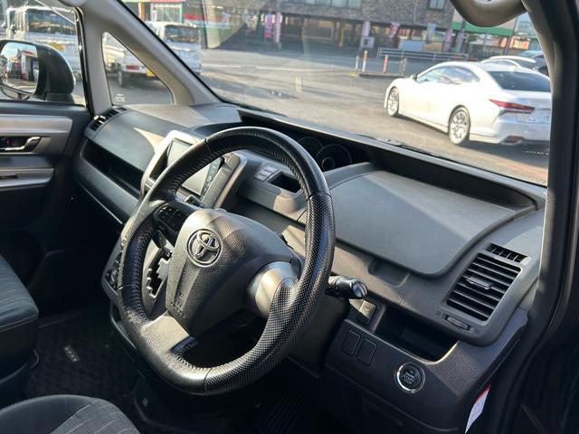 ヴォクシー ＺＳ　煌ＩＩ　後期モデル　ワンオーナー　フロントリアスポイラー　両側電動スライドドア　ナビ　ＴＶ　Ｂｌｕｅｔｏｏｔｈ接続　ＥＴＣ　ユーザー買取車　プッシュスタート　スマートキー　オートライト　電動格納ミラー（17枚目）