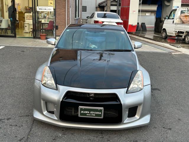 フェアレディＺ バージョンＳＴ　社外１８インチアルミホイール　社外マフラー　車高調（ＴＥＩＮ）　エアロバンパー　リアスポイラー　ボンネット・ルーフブラック塗装　社外ハンドル　６ＭＴ　社外ナビ　ＴＶ　バックカメラ（2枚目）