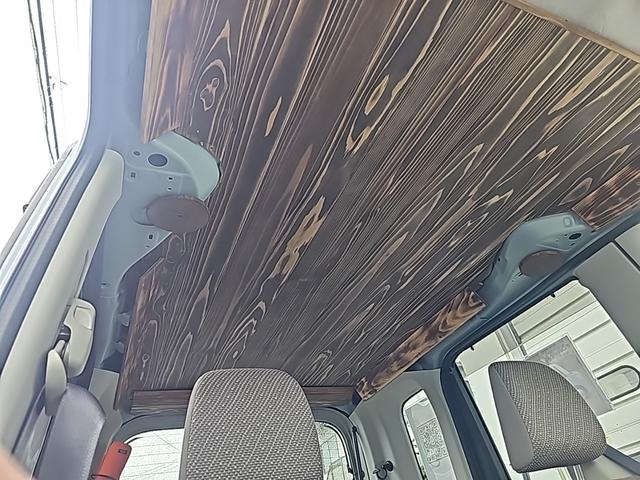 タント X キャンピング仕様 2人乗りバン登録車 世田谷ブルー刷毛塗り全塗装 ルーフキャリア 天井とリアフロア板張り(12枚目)