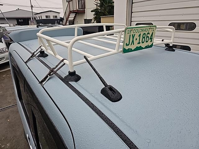 タント X キャンピング仕様 2人乗りバン登録車 世田谷ブルー刷毛塗り全塗装 ルーフキャリア 天井とリアフロア板張り(30枚目)