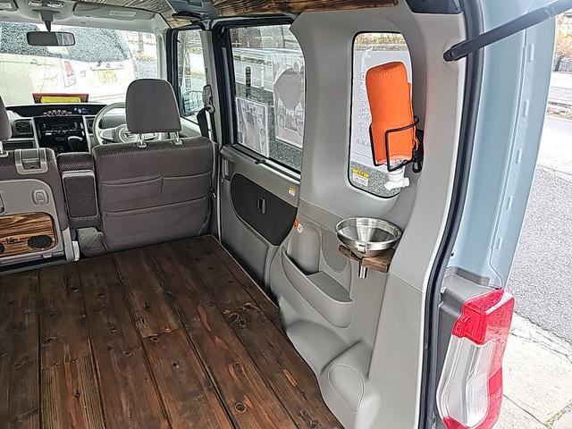 タント X キャンピング仕様 2人乗りバン登録車 世田谷ブルー刷毛塗り全塗装 ルーフキャリア 天井とリアフロア板張り(32枚目)