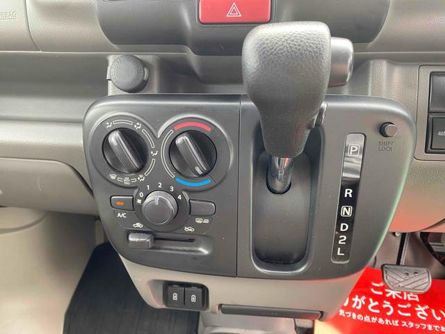 エブリイ ＰＣ　４ＷＤ　ドライブレコーダー　両側スライドドア　クリアランスソナー　レーンアシスト　衝突被害軽減システム　オートライト　キーレスエントリー　電動格納ミラー　ＡＴ　盗難防止システム　ＡＢＳ　ＥＳＣ　ＣＤ（5枚目）
