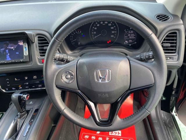 ヴェゼル Ｇ　４ＷＤ　ＥＴＣ　バックカメラ　ナビ　ＴＶ　スマートキー　アイドリングストップ　電動格納ミラー　ＣＶＴ　盗難防止システム　衝突安全ボディ　ＣＤ　ＤＶＤ再生　ＵＳＢ　ミュージックプレイヤー接続可（3枚目）