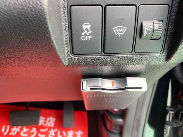 ヴェゼル Ｇ　４ＷＤ　ＥＴＣ　バックカメラ　ナビ　ＴＶ　スマートキー　アイドリングストップ　電動格納ミラー　ＣＶＴ　盗難防止システム　衝突安全ボディ　ＣＤ　ＤＶＤ再生　ＵＳＢ　ミュージックプレイヤー接続可（9枚目）