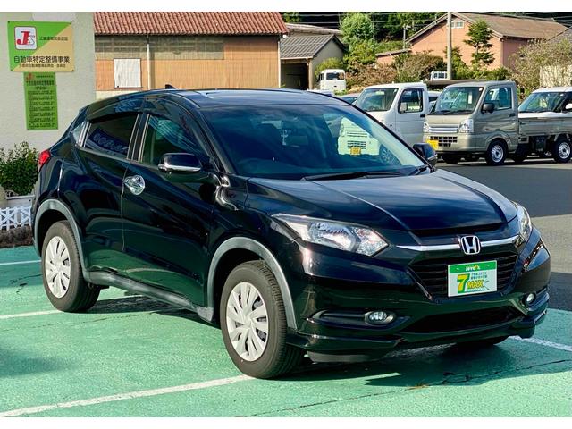 ヴェゼル Ｇ　４ＷＤ　ＥＴＣ　バックカメラ　ナビ　ＴＶ　スマートキー　アイドリングストップ　電動格納ミラー　ＣＶＴ　盗難防止システム　衝突安全ボディ　ＣＤ　ＤＶＤ再生　ＵＳＢ　ミュージックプレイヤー接続可（12枚目）