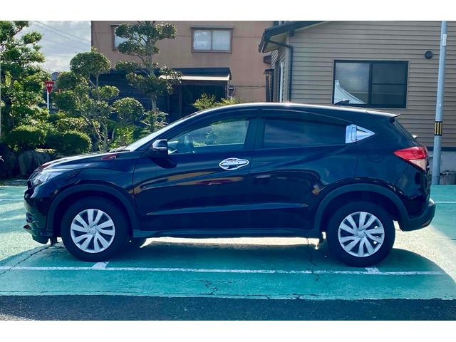 ヴェゼル Ｇ　４ＷＤ　ＥＴＣ　バックカメラ　ナビ　ＴＶ　スマートキー　アイドリングストップ　電動格納ミラー　ＣＶＴ　盗難防止システム　衝突安全ボディ　ＣＤ　ＤＶＤ再生　ＵＳＢ　ミュージックプレイヤー接続可（17枚目）