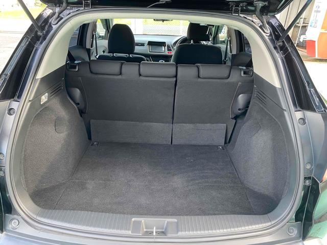 ヴェゼル Ｇ　４ＷＤ　ＥＴＣ　バックカメラ　ナビ　ＴＶ　スマートキー　アイドリングストップ　電動格納ミラー　ＣＶＴ　盗難防止システム　衝突安全ボディ　ＣＤ　ＤＶＤ再生　ＵＳＢ　ミュージックプレイヤー接続可（18枚目）