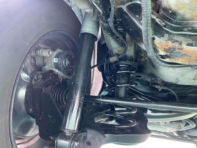ヴェゼル Ｇ　４ＷＤ　ＥＴＣ　バックカメラ　ナビ　ＴＶ　スマートキー　アイドリングストップ　電動格納ミラー　ＣＶＴ　盗難防止システム　衝突安全ボディ　ＣＤ　ＤＶＤ再生　ＵＳＢ　ミュージックプレイヤー接続可（36枚目）
