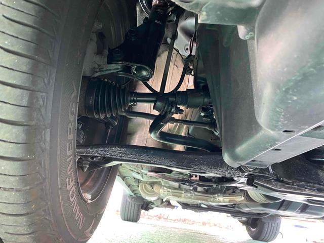 ヴェゼル Ｇ　４ＷＤ　ＥＴＣ　バックカメラ　ナビ　ＴＶ　スマートキー　アイドリングストップ　電動格納ミラー　ＣＶＴ　盗難防止システム　衝突安全ボディ　ＣＤ　ＤＶＤ再生　ＵＳＢ　ミュージックプレイヤー接続可（40枚目）