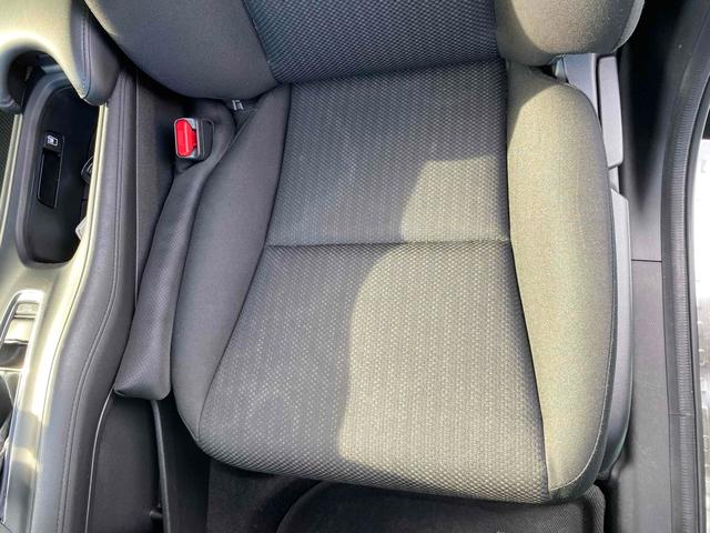 ヴェゼル Ｇ　４ＷＤ　ＥＴＣ　バックカメラ　ナビ　ＴＶ　スマートキー　アイドリングストップ　電動格納ミラー　ＣＶＴ　盗難防止システム　衝突安全ボディ　ＣＤ　ＤＶＤ再生　ＵＳＢ　ミュージックプレイヤー接続可（66枚目）