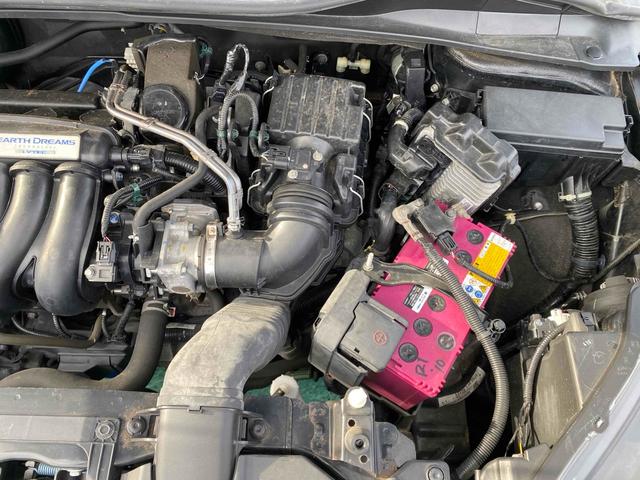 ヴェゼル Ｇ　４ＷＤ　ＥＴＣ　バックカメラ　ナビ　ＴＶ　スマートキー　アイドリングストップ　電動格納ミラー　ＣＶＴ　盗難防止システム　衝突安全ボディ　ＣＤ　ＤＶＤ再生　ＵＳＢ　ミュージックプレイヤー接続可（72枚目）