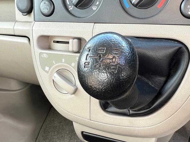 エブリイ ジョイン　５速マニュアル車　運転席パワーウィンドウ　キーレス　両側スライドドア　運転席・助手席エアバック　ＡＢＳ　エアコン　パワーステアリング（32枚目）