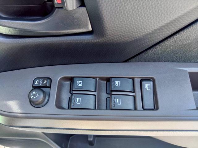 ルーミー G 後期 純正SDナビ 両側電動スライドドア 衝突軽減ブレーキ LEDヘッドライト タイヤ新品 アルミホイール ドラレコ前後 クリアランスソナー 車検2年 スマートキー 1オーナー GOO鑑定 保証整備付(29枚目)