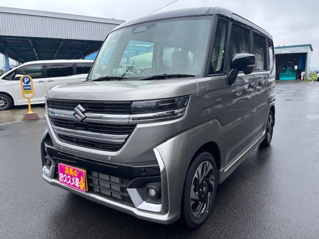 スペーシアカスタム ハイブリッドＸＳターボ　ハイブリッドＸＳターボ（４名）　４ＷＤ　全方位モニター付き９インチナビ　セーフティサポート　両側電動スライドドア　クルーズコントロール　届出済み未使用車（2枚目）
