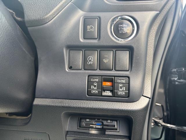 ヴォクシー Ｖ　４ＷＤ　７人乗り　ナビ　ＴＶ　バックカメラ　ＥＴＣ　ドラレコ　リモコンエンジンスターター　両側電動スライドドア　ＬＥＤヘッドライト　クルーズコントロール（12枚目）