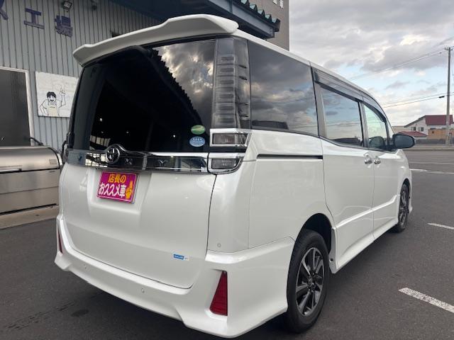 ヴォクシー ＺＳ　煌ＩＩ　４ＷＤ　ワンオーナー車　ＡＬＰＩＮＥナビＢＩＧ－Ｘ　ＡＬＰＩＮＥフリップダウンモニター　ＡＬＰＩＮＥ３ＷＡＹスピーカー　バックカメラ　ＥＴＣ　両側電動スライドドア　スタッドレスセット有り（3枚目）