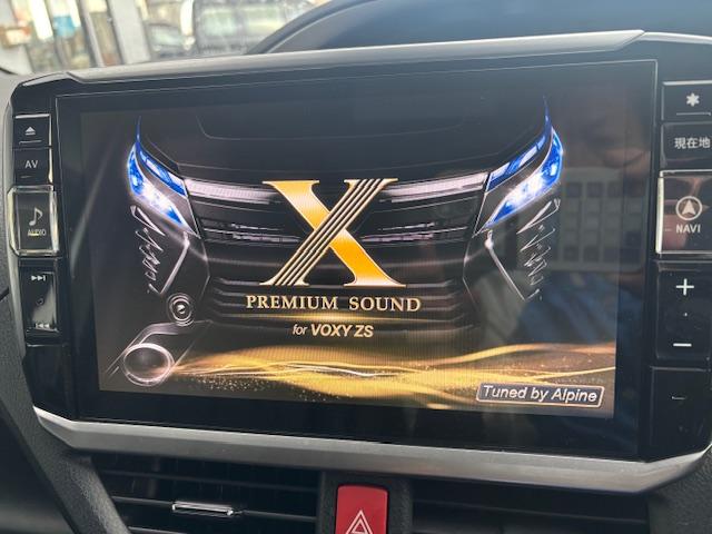 ヴォクシー ＺＳ　煌ＩＩ　４ＷＤ　ワンオーナー車　ＡＬＰＩＮＥナビＢＩＧ－Ｘ　ＡＬＰＩＮＥフリップダウンモニター　ＡＬＰＩＮＥ３ＷＡＹスピーカー　バックカメラ　ＥＴＣ　両側電動スライドドア　スタッドレスセット有り（9枚目）