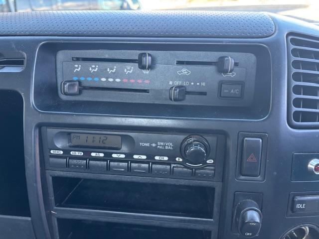 ダイナトラック ロングシングルジャストロー ディーゼル 4WD 5速マニュアル 積載量1250kg エアコン パワステ タイミングベルト交換済み(201000km時) 中古スタッドレスタイヤセット有り(15枚目)