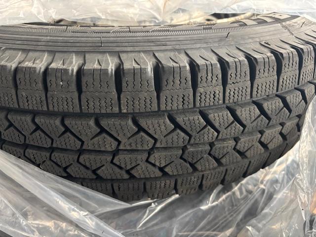 AD VE 4WD オートマ ABS デュアルエアバッグ キーレス 中古スタッドレスタイヤセット有り(5枚目)