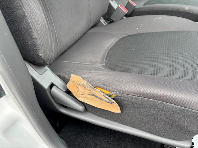 AD VE 4WD オートマ ABS デュアルエアバッグ キーレス 中古スタッドレスタイヤセット有り(7枚目)