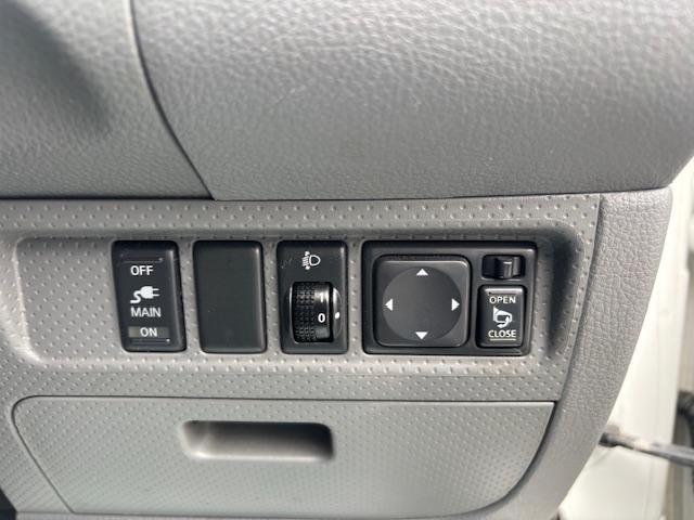 AD VE 4WD オートマ ABS デュアルエアバッグ キーレス 中古スタッドレスタイヤセット有り(8枚目)