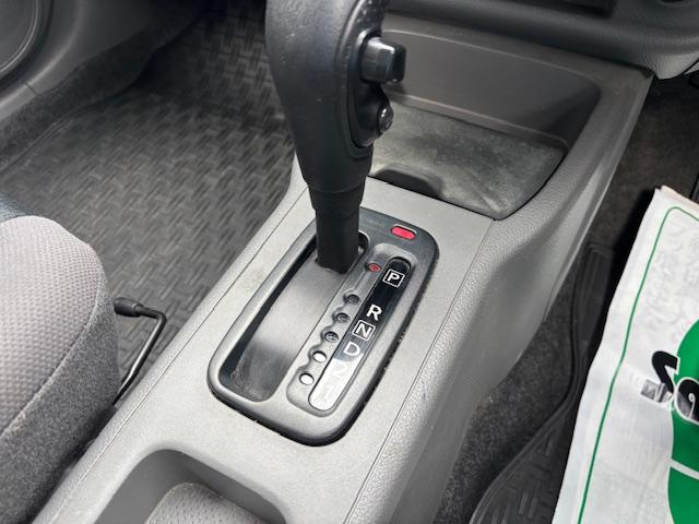 AD VE 4WD オートマ ABS デュアルエアバッグ キーレス 中古スタッドレスタイヤセット有り(14枚目)