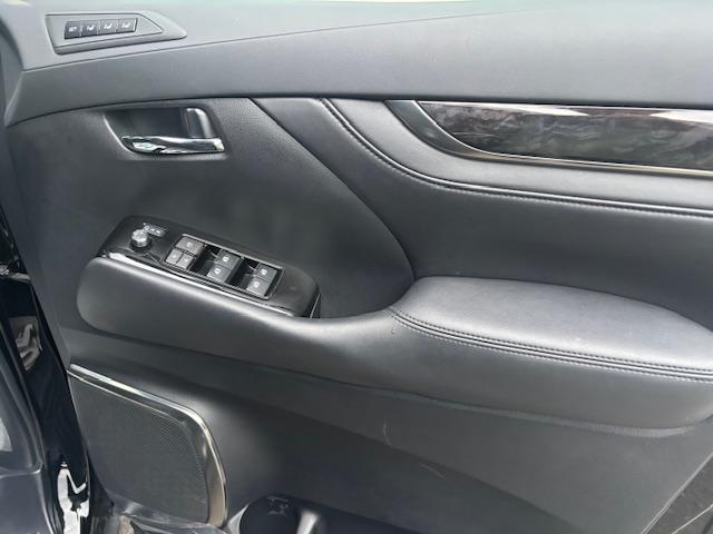 アルファード 2.5S Cパッケージ 4WD 純正ディスプレイオーディオ ETC ドラレコ リモコンエンジンスターター 両側電動スライドドア パワーバックドア 中古スタッドレスタイヤセット有り(10枚目)