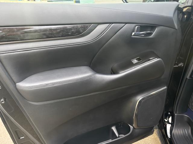 アルファード 2.5S Cパッケージ 4WD 純正ディスプレイオーディオ ETC ドラレコ リモコンエンジンスターター 両側電動スライドドア パワーバックドア 中古スタッドレスタイヤセット有り(15枚目)