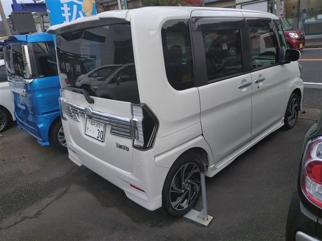 タント カスタムＲＳ　トップエディションＳＡＩＩＩ　４ＷＤ　両側電動スライドドア　ナビ　ＥＴＣ　スマートキー　プッシュ式エンジンスタート　記録簿　アルミホイール　ＬＥＤヘッドライト（3枚目）