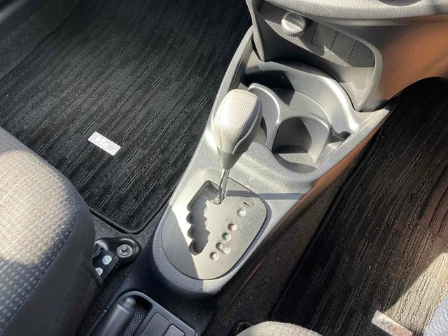 ヴィッツ Ｆ　ＥＴＣ　バックカメラ　ナビ　ＴＶ　アルミホイール　キーレスエントリー　アイドリングストップ　電動格納ミラー　ＣＶＴ　衝突安全ボディ　ＡＢＳ　ＥＳＣ　ＣＤ　ＵＳＢ　エアコン　パワーステアリング（21枚目）