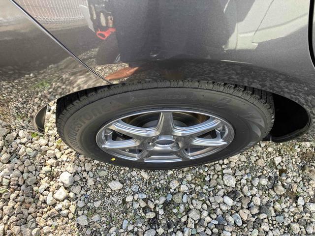 ヴィッツ Ｆ　ＥＴＣ　バックカメラ　ナビ　ＴＶ　アルミホイール　キーレスエントリー　アイドリングストップ　電動格納ミラー　ＣＶＴ　衝突安全ボディ　ＡＢＳ　ＥＳＣ　ＣＤ　ＵＳＢ　エアコン　パワーステアリング（41枚目）