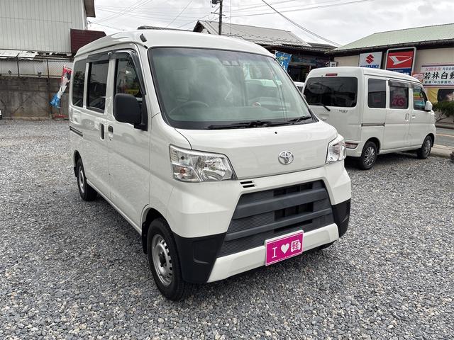 ピクシスバン デラックス　ＳＡＩＩＩ　４ＷＤ　オートマチック車　運転支援システムスマートアシストＩＩＩ　エアコン　パワーステアリング　前席パワーウインドウ　後席両側スライド　純正ラジオ（6枚目）