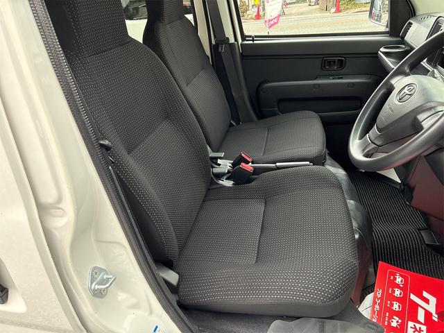 ピクシスバン デラックス　ＳＡＩＩＩ　４ＷＤ　オートマチック車　運転支援システムスマートアシストＩＩＩ　エアコン　パワーステアリング　前席パワーウインドウ　後席両側スライド　純正ラジオ（13枚目）