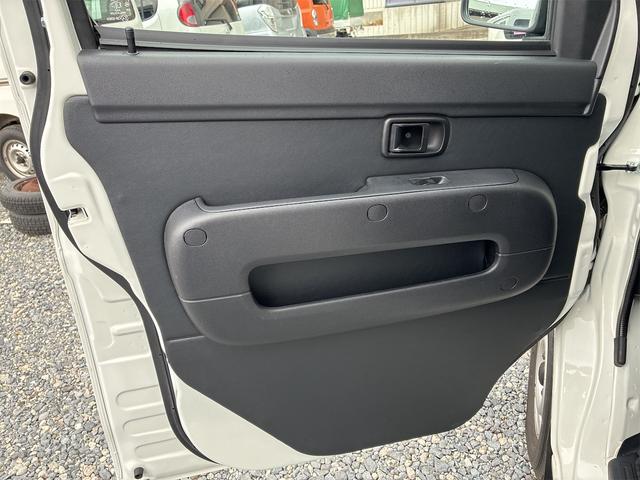 ピクシスバン デラックス　ＳＡＩＩＩ　４ＷＤ　オートマチック車　運転支援システムスマートアシストＩＩＩ　エアコン　パワーステアリング　前席パワーウインドウ　後席両側スライド　純正ラジオ（26枚目）