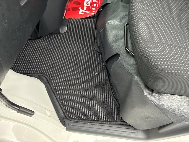 ピクシスバン デラックス　ＳＡＩＩＩ　４ＷＤ　オートマチック車　運転支援システムスマートアシストＩＩＩ　エアコン　パワーステアリング　前席パワーウインドウ　後席両側スライド　純正ラジオ（27枚目）