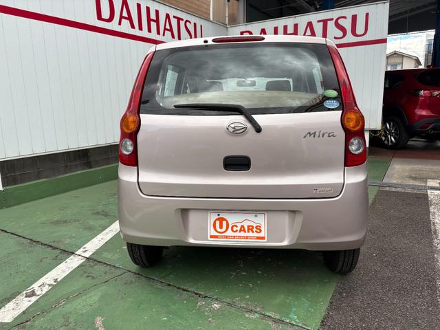 ミラ Ｘスペシャル　フルタイム４ＷＤ　５速マニュアル　禁煙車　記録簿　セキュリティアラーム　パワーウインドウ　エアバック　マニュアルエアコン　ＡＢＳ　パワステ　衝突安全ボディ　リヤワイパー　キーレス（7枚目）