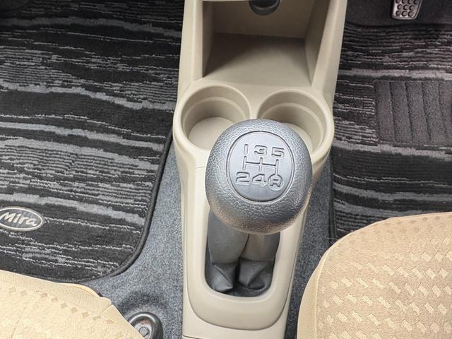 ミラ Ｘスペシャル　フルタイム４ＷＤ　５速マニュアル　禁煙車　記録簿　セキュリティアラーム　パワーウインドウ　エアバック　マニュアルエアコン　ＡＢＳ　パワステ　衝突安全ボディ　リヤワイパー　キーレス（12枚目）
