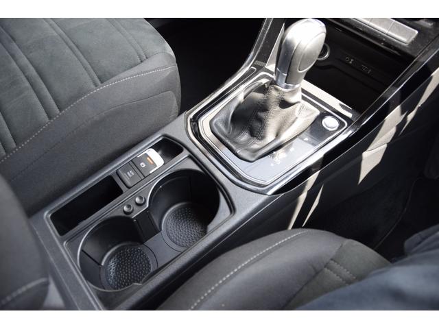 ゴルフトゥーラン ＴＳＩ　ハイライン　スマートキー　ＡＣＣ追従型レーダークルーズ　レーンアシスト　バックカメラ　ＬＥＤヘッドライト　ディスカバープロ　ワンオーナー　ＥＴＣ　３列シート　７人乗り（7枚目）