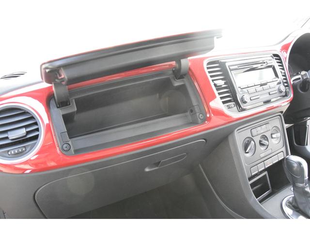 ザ・ビートル デザイン　ターボ　ＣＤ　ＥＴＣ　オートクルーズ　アルミホイール　横滑り防止装置　革巻きステアリング　キーレス（8枚目）