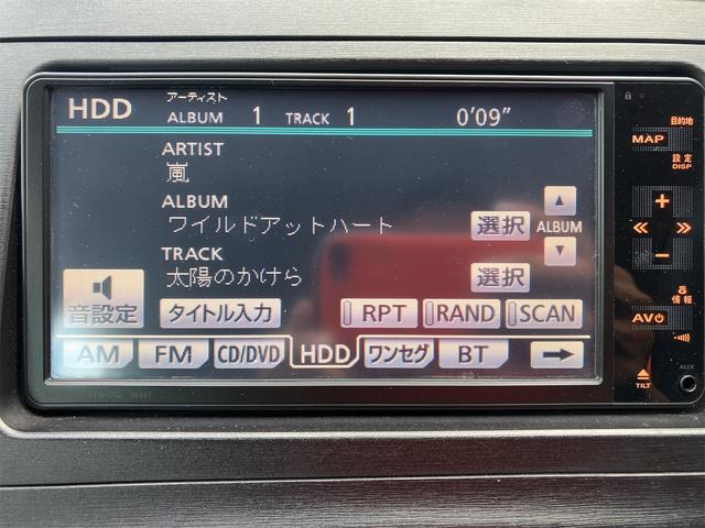 プリウス Ｓ　車検２年付　ＥＴＣ　Ｂｌｕｅｔｏｏｔｈ　記録簿　バックカメラ　ナビ　ＴＶ　アルミホイール　オートライト　ＣＶＴ　スマートキー　電動格納ミラー　盗難防止システム　ＣＤ　ＤＶＤ再生（8枚目）