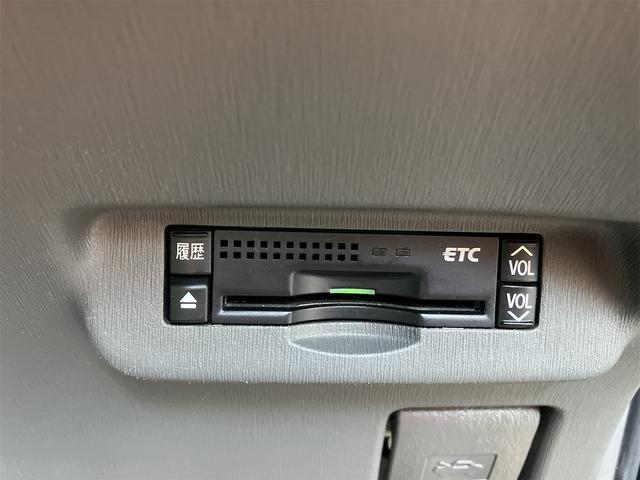 プリウス Ｓ　車検２年付　ＥＴＣ　Ｂｌｕｅｔｏｏｔｈ　記録簿　バックカメラ　ナビ　ＴＶ　アルミホイール　オートライト　ＣＶＴ　スマートキー　電動格納ミラー　盗難防止システム　ＣＤ　ＤＶＤ再生（10枚目）