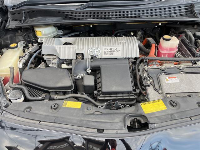 プリウス Ｓ　車検２年付　ＥＴＣ　Ｂｌｕｅｔｏｏｔｈ　記録簿　バックカメラ　ナビ　ＴＶ　アルミホイール　オートライト　ＣＶＴ　スマートキー　電動格納ミラー　盗難防止システム　ＣＤ　ＤＶＤ再生（19枚目）