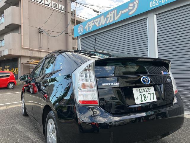プリウス Ｓ　車検２年付　ＥＴＣ　Ｂｌｕｅｔｏｏｔｈ　記録簿　バックカメラ　ナビ　ＴＶ　アルミホイール　オートライト　ＣＶＴ　スマートキー　電動格納ミラー　盗難防止システム　ＣＤ　ＤＶＤ再生（32枚目）