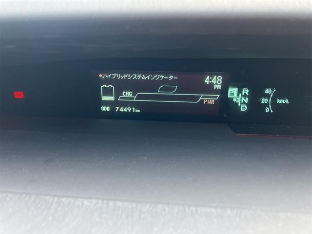 プリウス Ｓ　車検２年付　ＥＴＣ　Ｂｌｕｅｔｏｏｔｈ　記録簿　バックカメラ　ナビ　ＴＶ　アルミホイール　オートライト　ＣＶＴ　スマートキー　電動格納ミラー　盗難防止システム　ＣＤ　ＤＶＤ再生（34枚目）