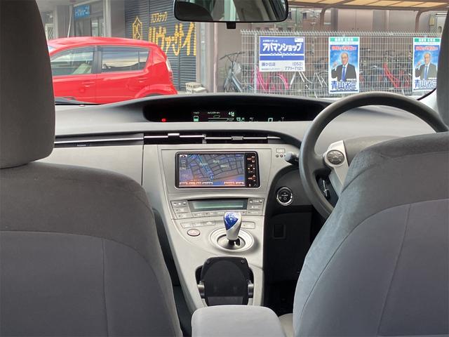 プリウス Ｓ　車検２年付　ＥＴＣ　Ｂｌｕｅｔｏｏｔｈ　記録簿　バックカメラ　ナビ　ＴＶ　アルミホイール　オートライト　ＣＶＴ　スマートキー　電動格納ミラー　盗難防止システム　ＣＤ　ＤＶＤ再生（35枚目）