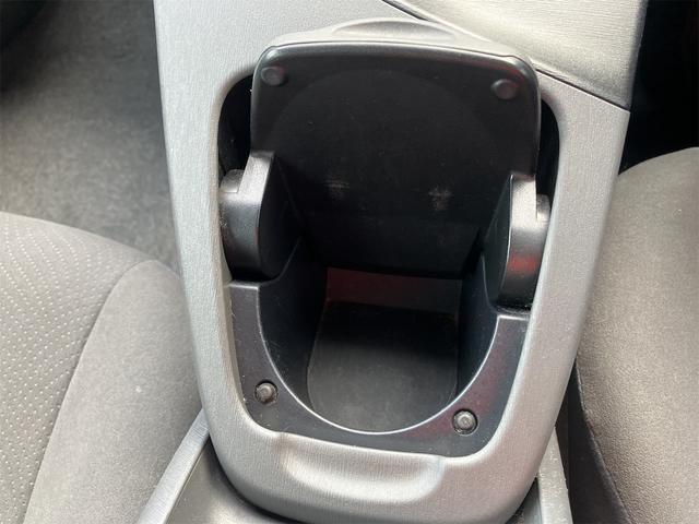 プリウス Ｓ　車検２年付　ＥＴＣ　Ｂｌｕｅｔｏｏｔｈ　記録簿　バックカメラ　ナビ　ＴＶ　アルミホイール　オートライト　ＣＶＴ　スマートキー　電動格納ミラー　盗難防止システム　ＣＤ　ＤＶＤ再生（40枚目）