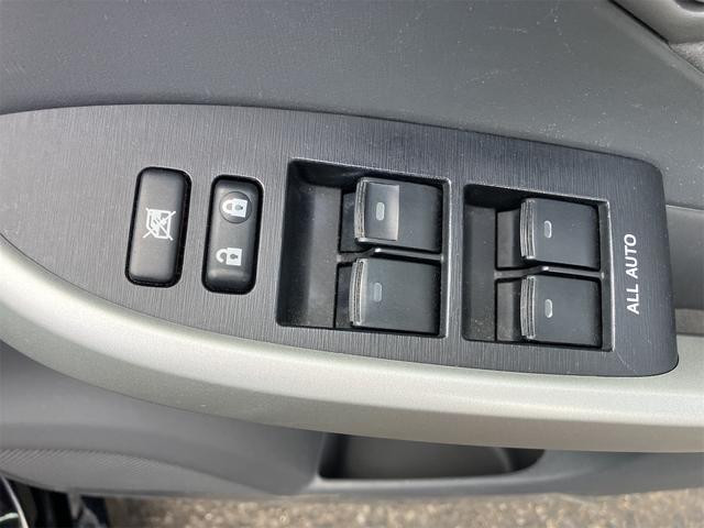 プリウス Ｓ　車検２年付　ＥＴＣ　Ｂｌｕｅｔｏｏｔｈ　記録簿　バックカメラ　ナビ　ＴＶ　アルミホイール　オートライト　ＣＶＴ　スマートキー　電動格納ミラー　盗難防止システム　ＣＤ　ＤＶＤ再生（45枚目）